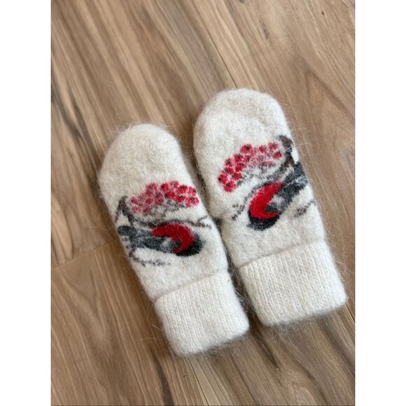 Womens Angora Birds Berries Winter Mittens | Knitted Mittens 100% Natural Angora - Picture 3 of 4